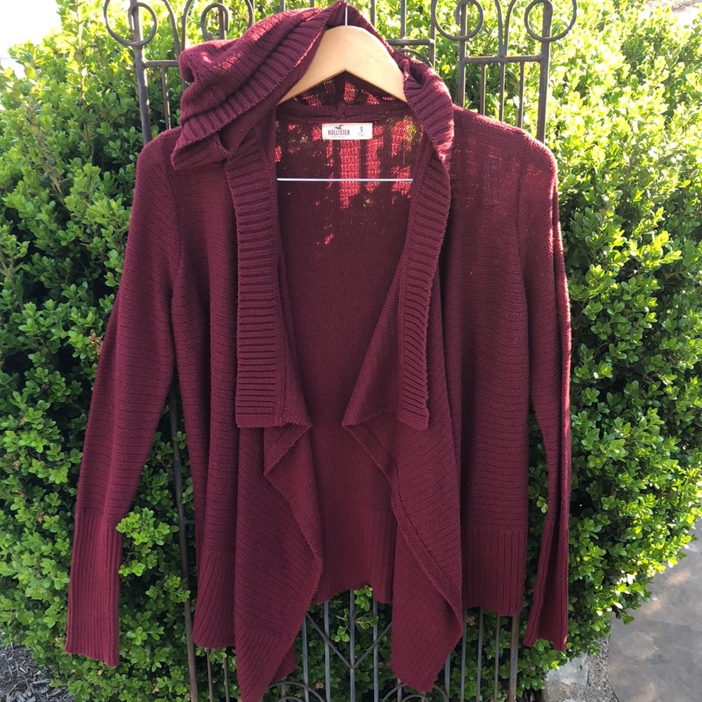 Hollister Burgandy hoodie sweater size S